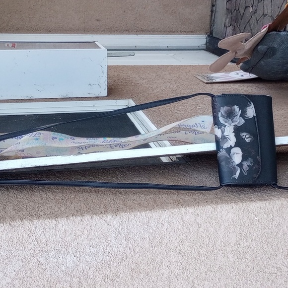 Cross body purse - Picture 1 of 4